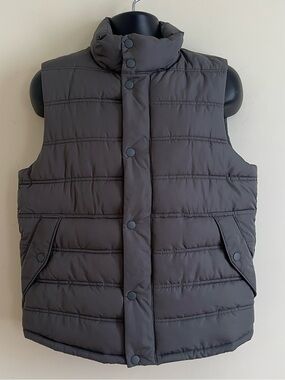 GAP Men’s Upcycled Puffer Vest Black Small NWT Quilted Water Resistant